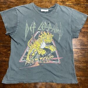 Daydreamer Def Leppard 1987 Tour Graphic Distressed T-Shirt Gray M Streetwear